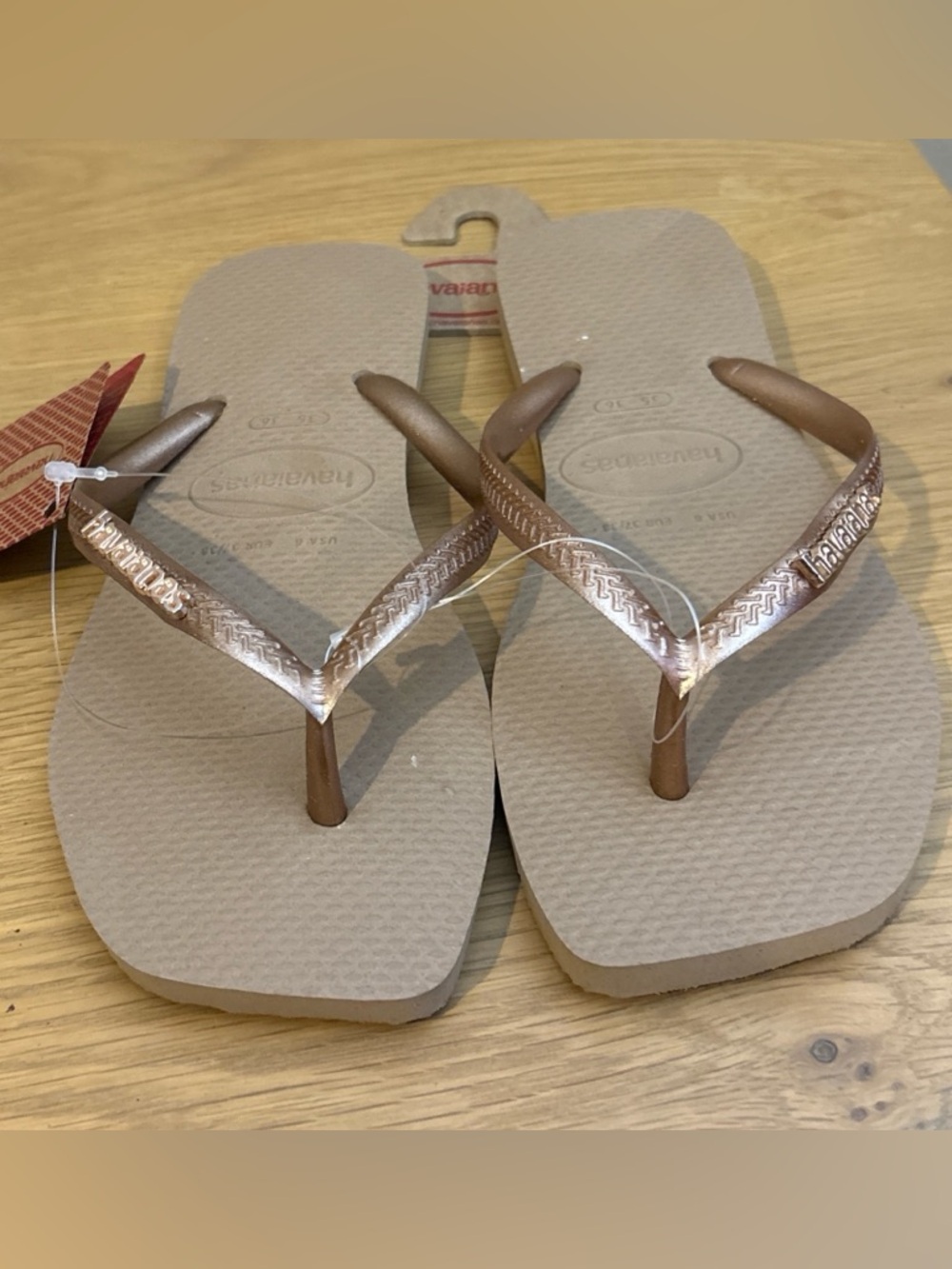 Havaianas Women’s Square Toe Slim Flip  Flops Sandals Rose Gold Sz US 6 NEW